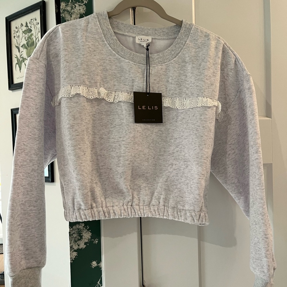 Le Lis Light Gray Crewneck Sweat Set with White Lace Trim- shirt and pants NWT